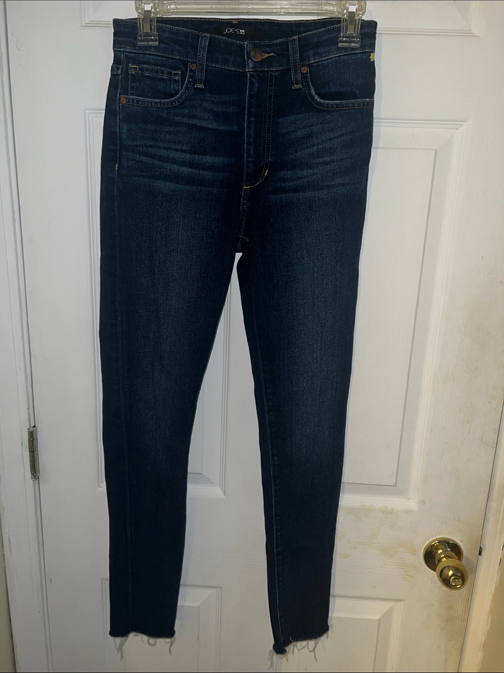 Joe’s Jeans Raw Hem Skinny Leg 26